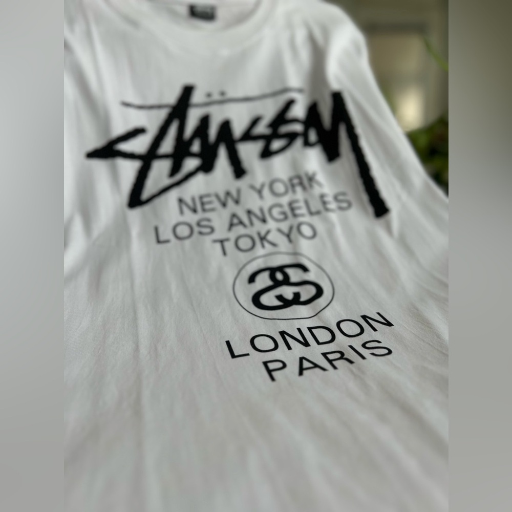 ๐ Authentic Stussy World Tour White Tee - unisex - L - Picture 11 of 17